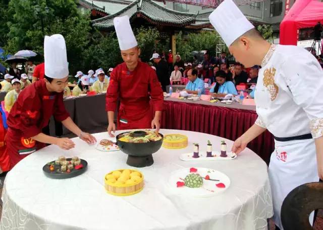 泉味十足餐饮公司，传统与创新的完美融合